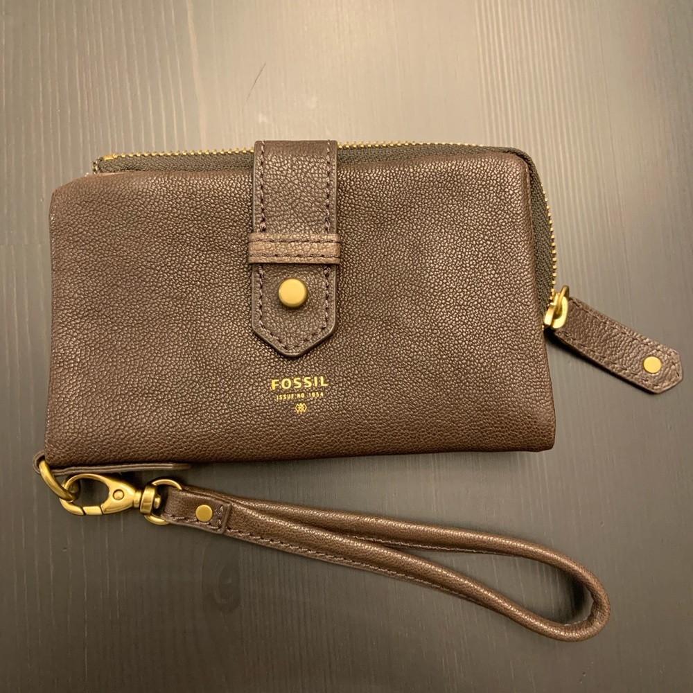 Brown Leather Fossil Wristlet Wallet